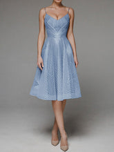Elegantes, sexy Abendkleid mit Sling-Stickerei